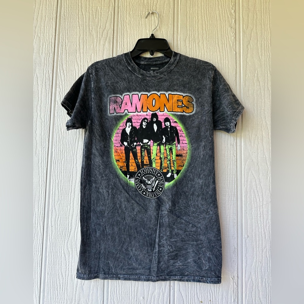 NWOT Ramones Graphic T-Shirt